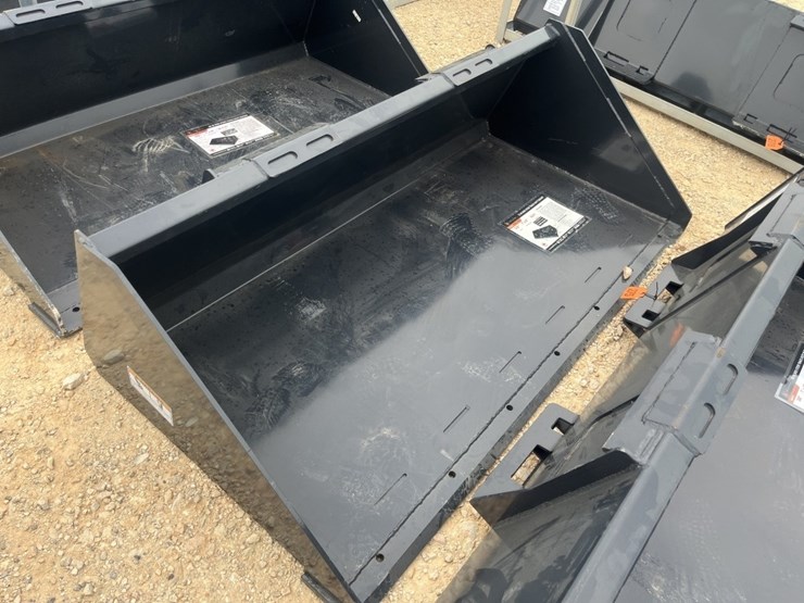 wolverine-72"-ss-track-bucket-image-4
