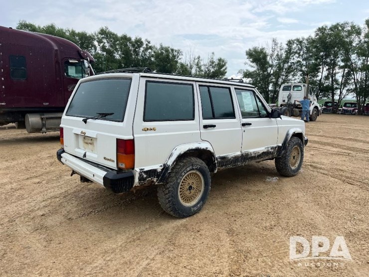1990-jeep-cherokee-limited-image-11