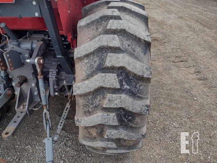 massey-ferguson-1735m-image-18