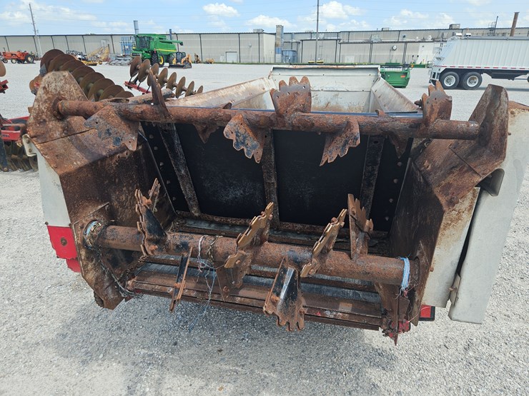 massey-ferguson-3743-image-7