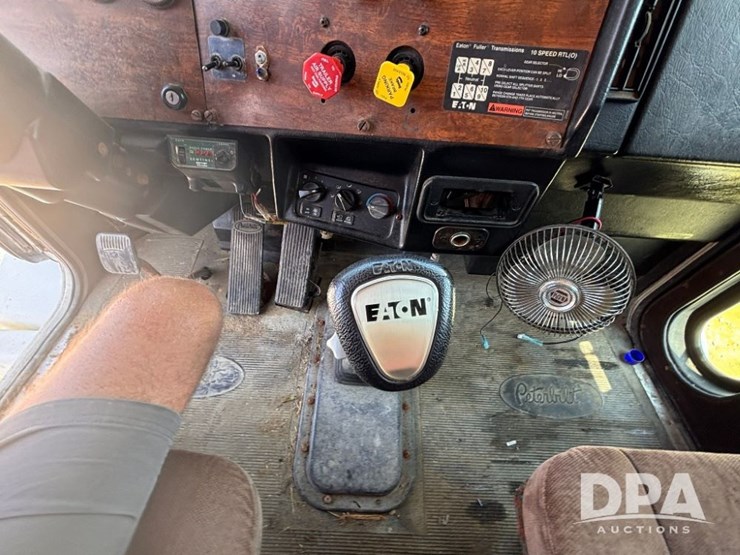1996-peterbilt-377-image-84