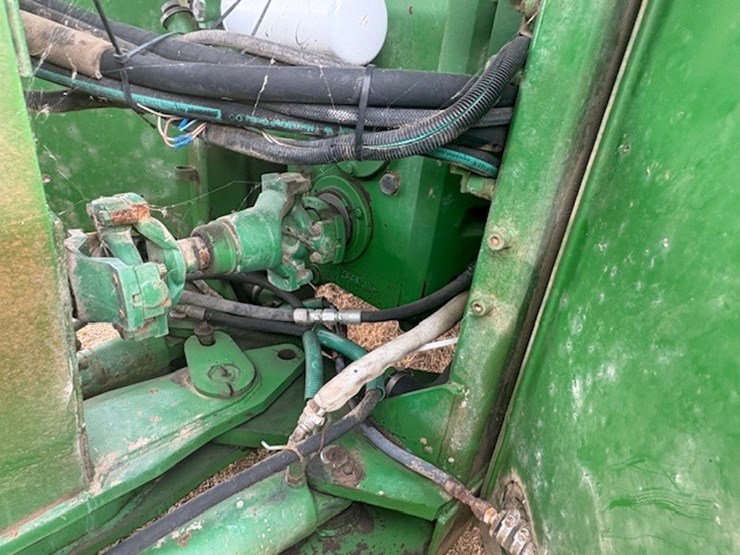 john-deere-8560-image-25