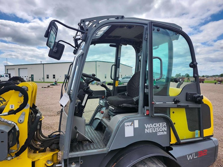 2016-wacker-neuson-wl32-image-9