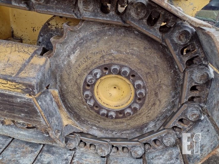 2004-deere-650h-xlt-image-21