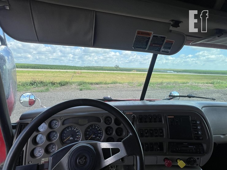 2007-mack-vision-cx613-image-34