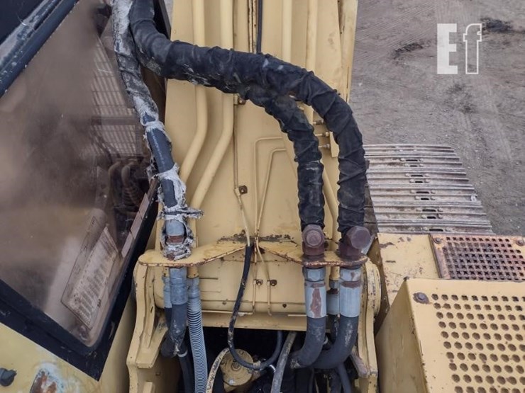 caterpillar-322l-image-48