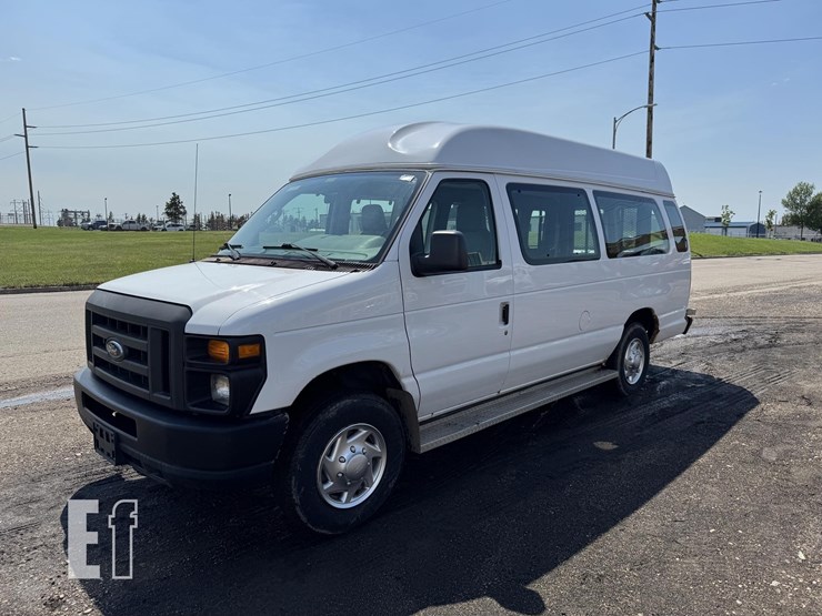 2012-ford-e250-image-1