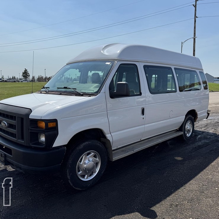 2012 FORD E250
