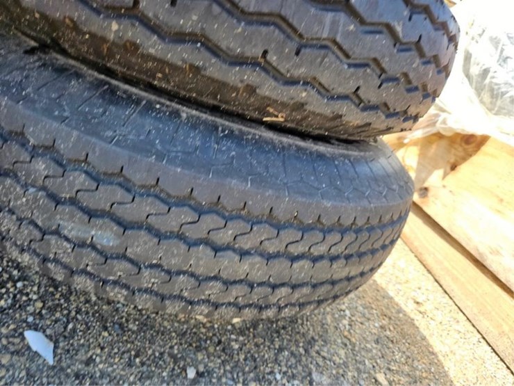 #2576-•-pallet-of-trailer-tires-image-8