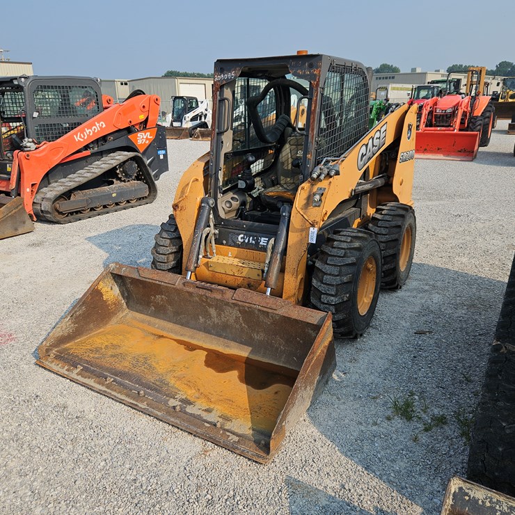 2012 CASE SR200