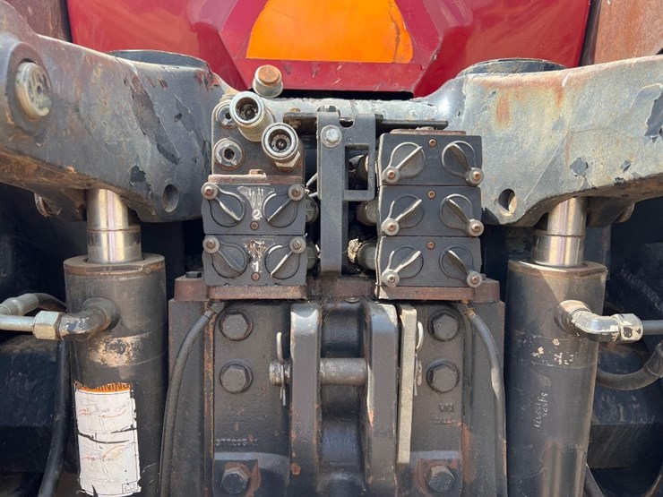 2002-case-international-mx270-tractor-image-15