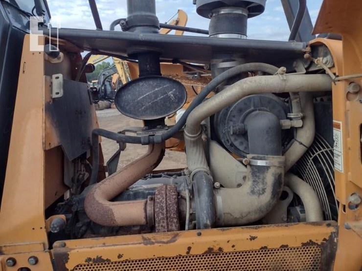 2012-case-850l-xlt-image-39