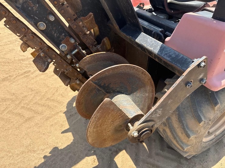 2017-ditch-witch-rt30-image-13