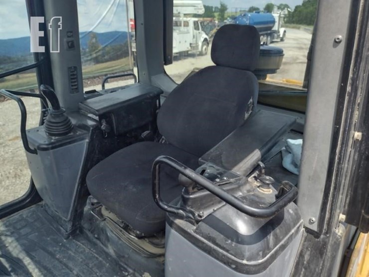 2006-caterpillar-953c-image-14