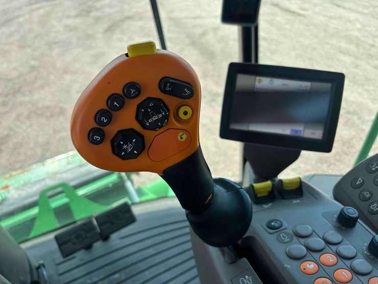 2013-john-deere-s680-image-59