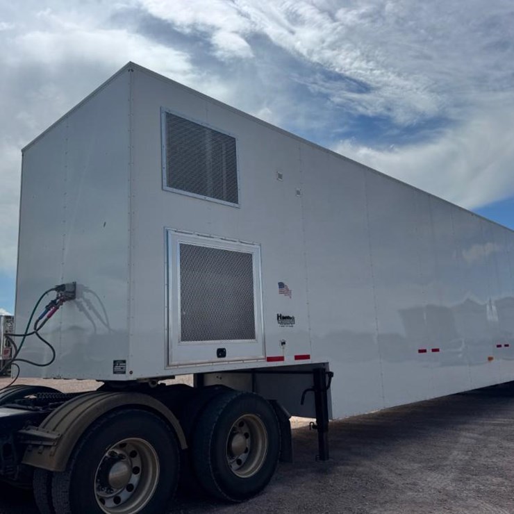 CUSTOM TRAILER