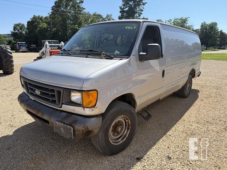 2007-ford-e250-image-1