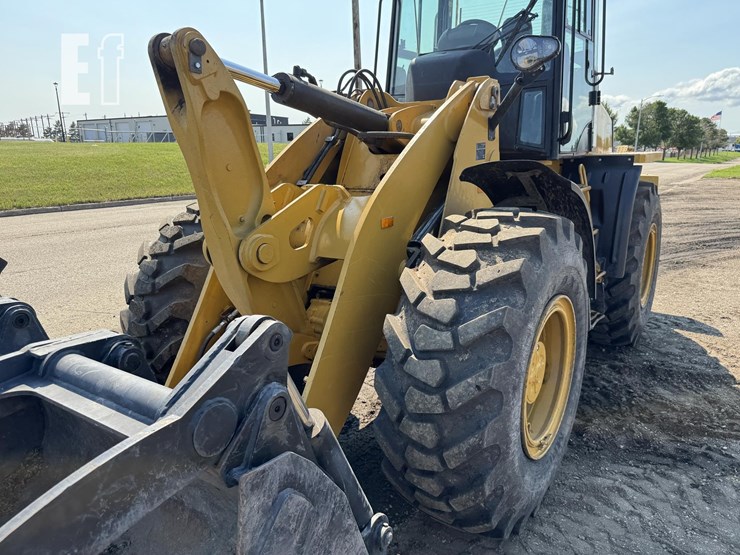 2021-caterpillar-920-image-8