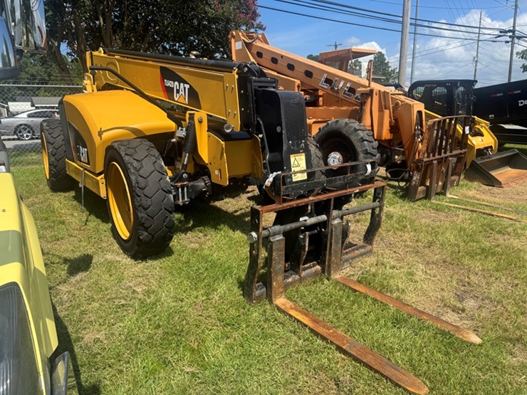 2017-caterpillar-tl642d-image-2