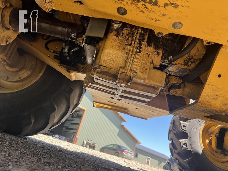 2013-deere-410k-image-23