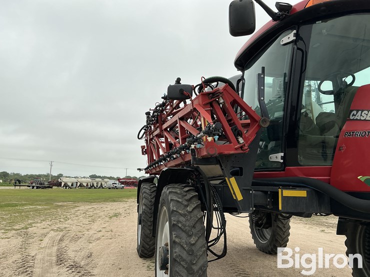2016-case-ih-patriot-4440-image-12