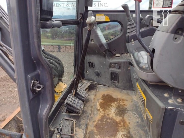 2007-deere-35d-image-12