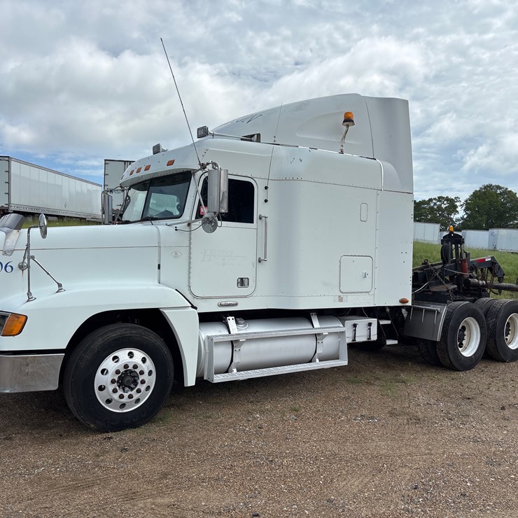 #106 • 1999 FREIGHTLINER FLD120 TRUCK TRACTOR