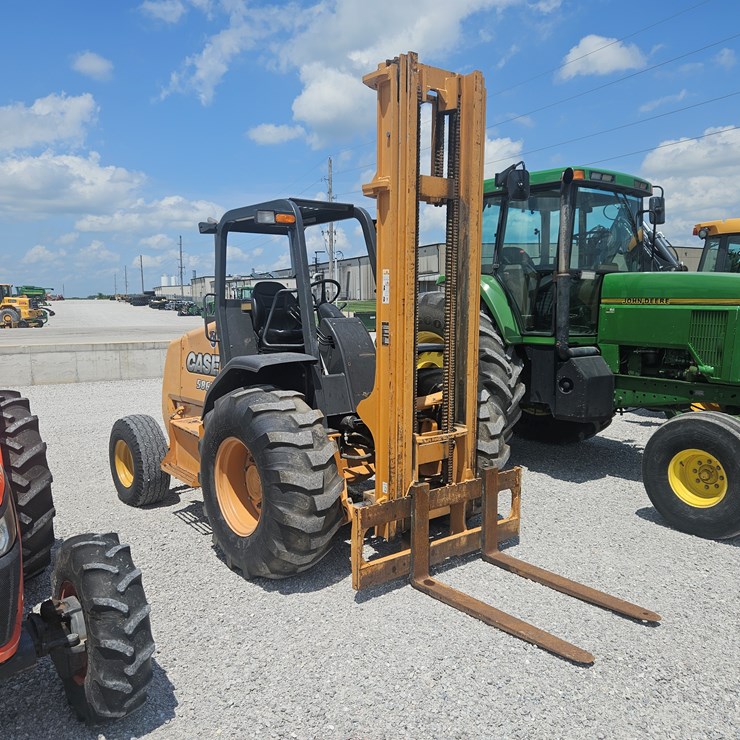 2013 CASE 586H