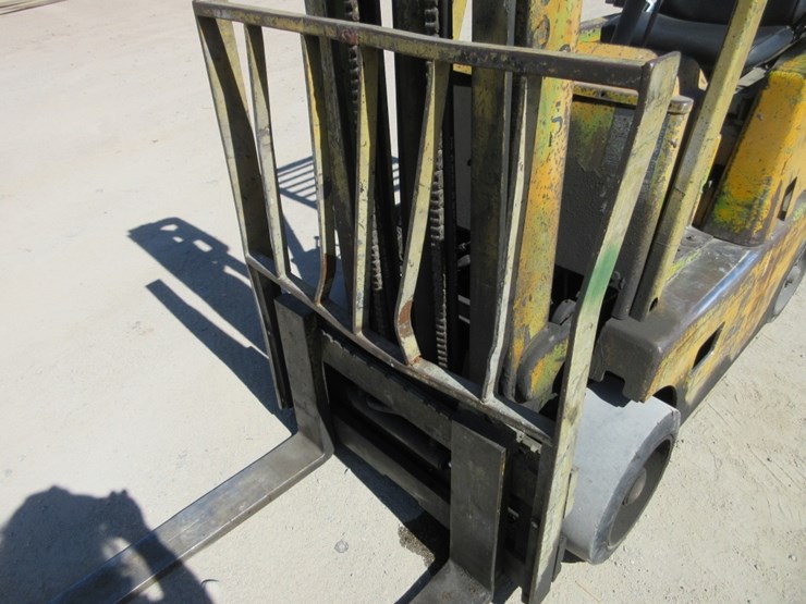 clark-c300-40-warehouse-forklift,-image-11