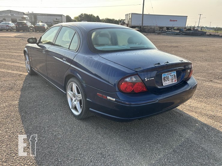 2003-jaguar-image-8