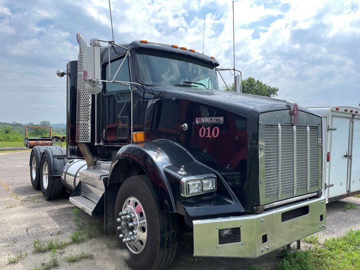 2012-kenworth-t800-image-3