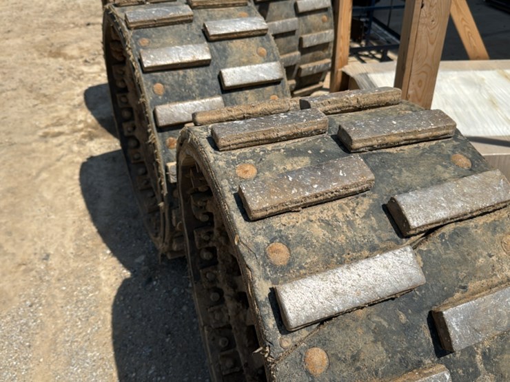 2019-deere-330g-image-50