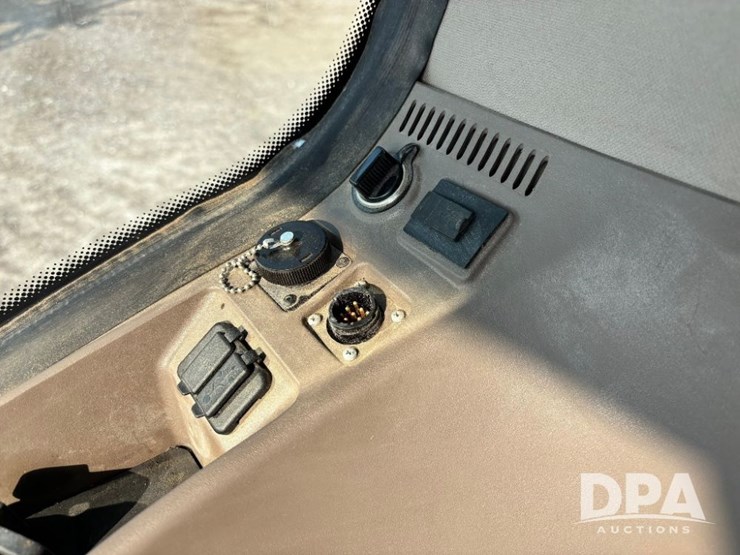 2019-john-deere-f4365-image-94