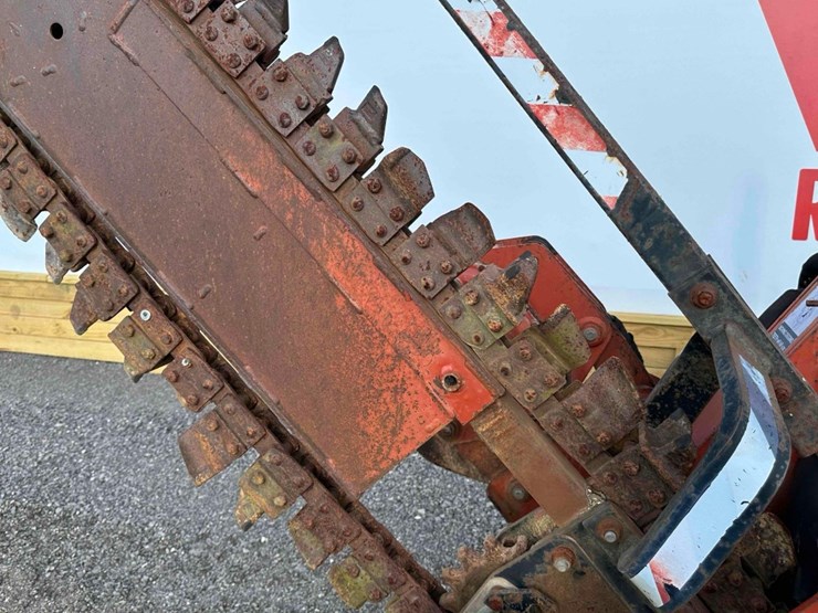 2003-ditch-witch-3700-image-20