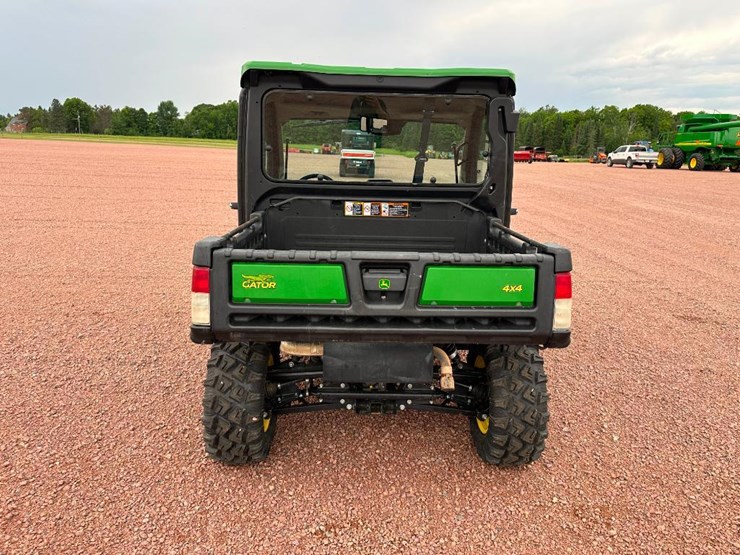 2022-john-deere-gator-image-5