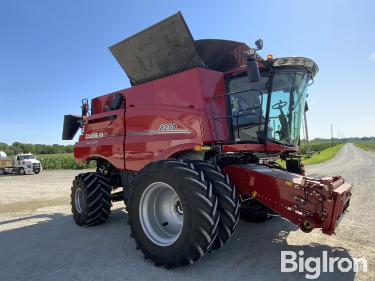 2021-case-ih-8250-image-3