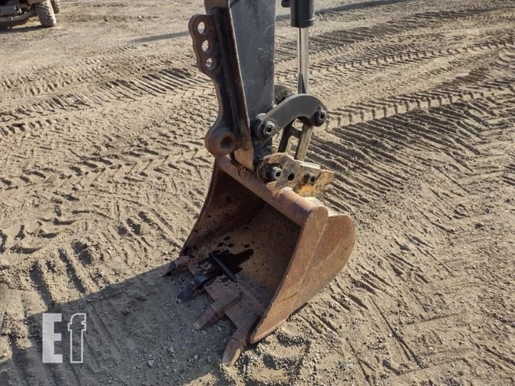 2006-deere-35d-image-20