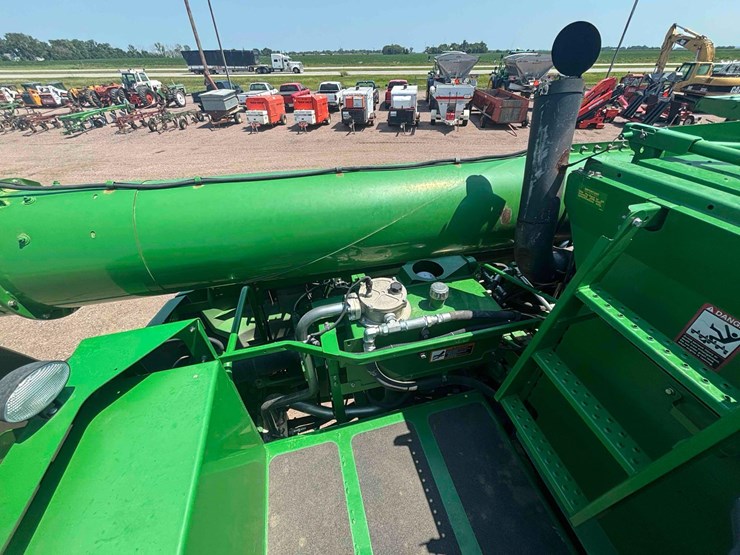 2013-john-deere-s680-image-38