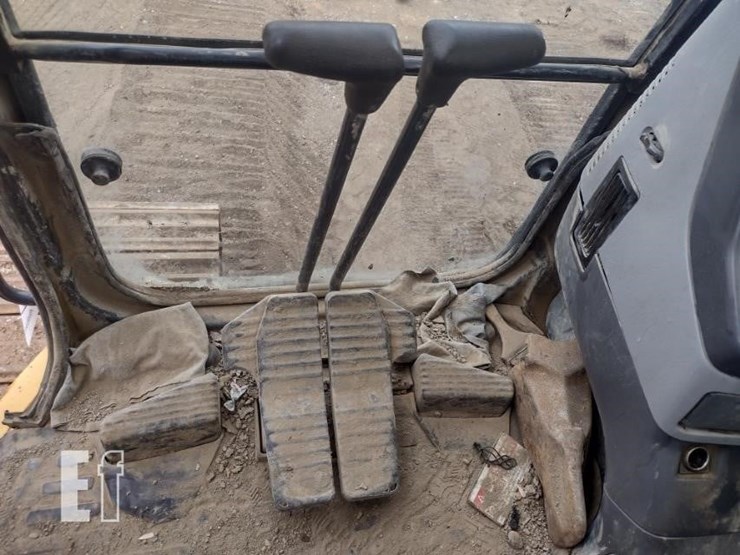 komatsu-pc308-image-11