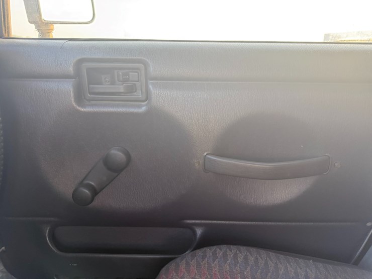 2000-jeep-wrangler-image-39