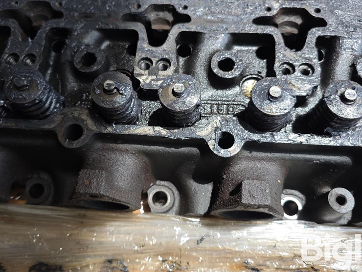 cummins-8.3-engine-head-image-11