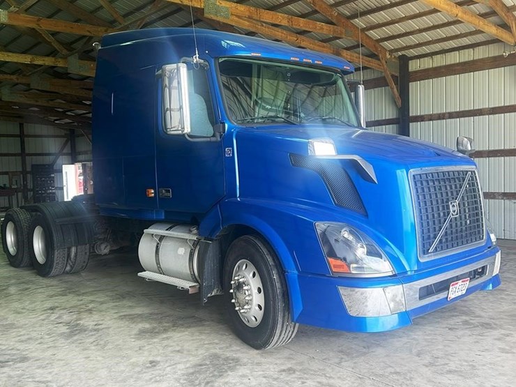 2007-volvo-vnl64t630-image-4