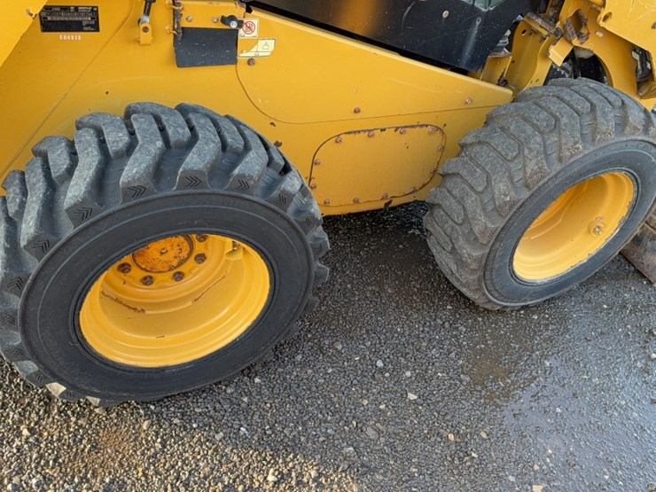 caterpillar-246d-image-5