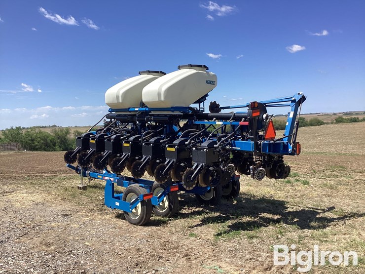 2023-kinze-3505-image-7