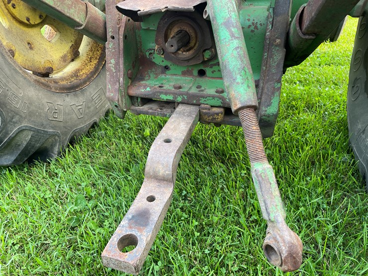 john-deere-2440-image-9