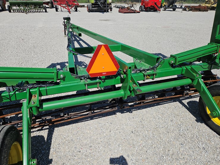 2016-john-deere-200-image-8