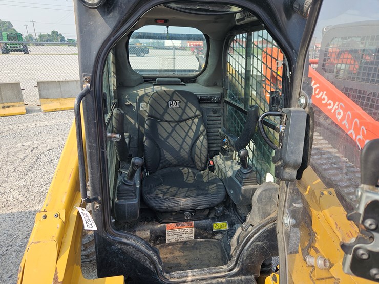 2020-caterpillar-262d3-image-7