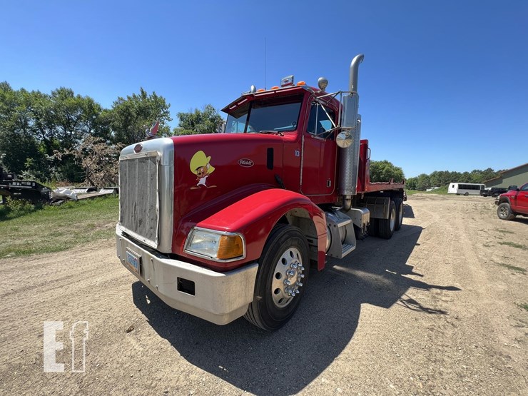 1998-peterbilt-385-image-1