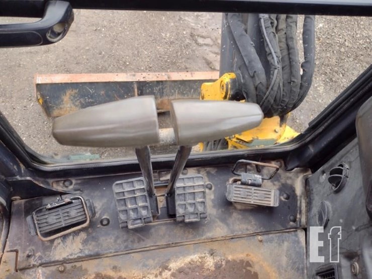 2007-deere-35d-image-7