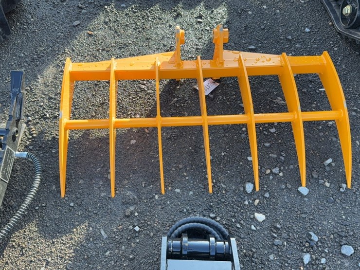 2017-caterpillar-303-image-1